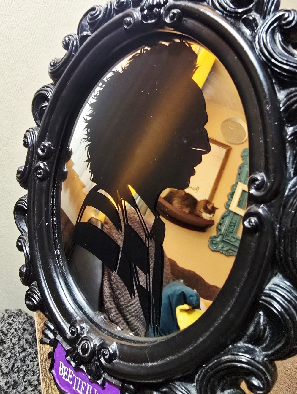 🖤 Beetlejuice & Lydia Silhouette Frames – Spirit Halloween Set (WB Licensed) 🖤 - Picture 6 of 9